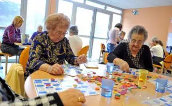 Activités de loisirs pour personne âgée