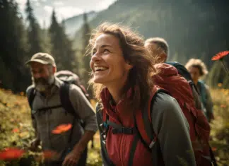 Randonnée pour seniors célibataires : rencontres et aventures en plein air