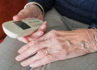 Téléassistance mobile : les avantages pour les seniors Téléassistance mobile : les avantages pour les seniors